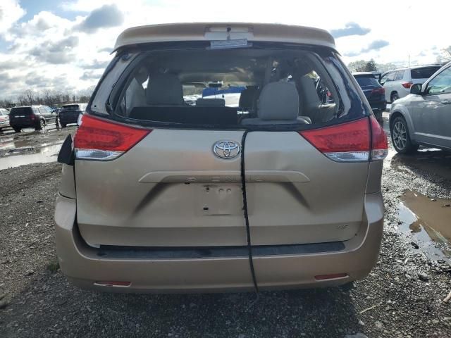 2011 Toyota Sienna LE