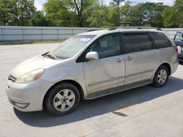 2004 Toyota Sienna XLE