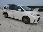 2018 Toyota Sienna XLE