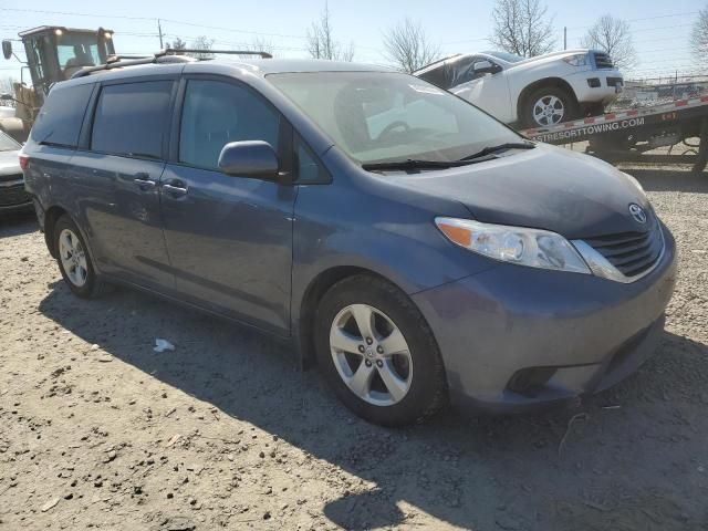 2016 Toyota Sienna LE