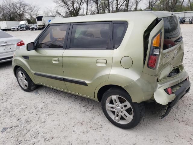 2010 KIA Soul +