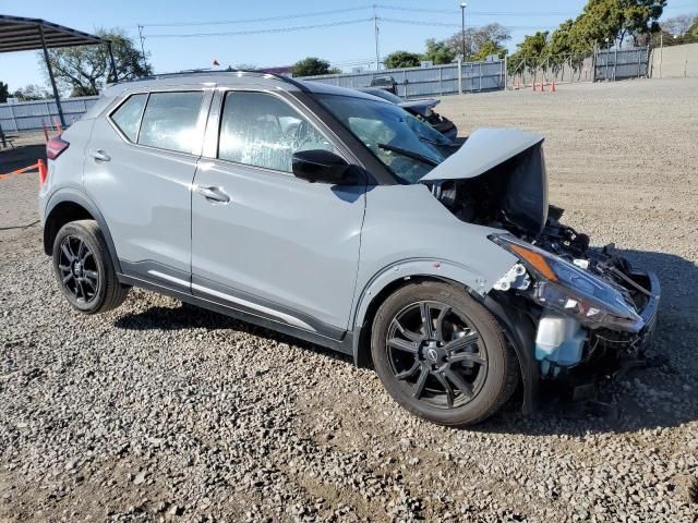 2022 Nissan Kicks SR