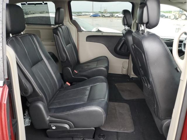 2015 Chrysler Town & Country Touring L