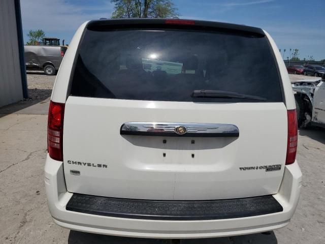 2010 Chrysler Town & Country Touring