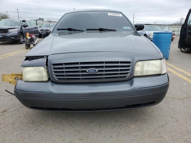 2005 Ford Crown Victoria LX