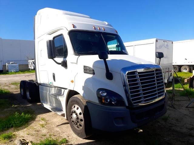 2016 Freightliner Cascadia 113