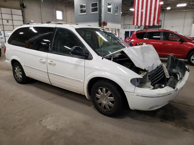 2005 Chrysler Town & Country Limited