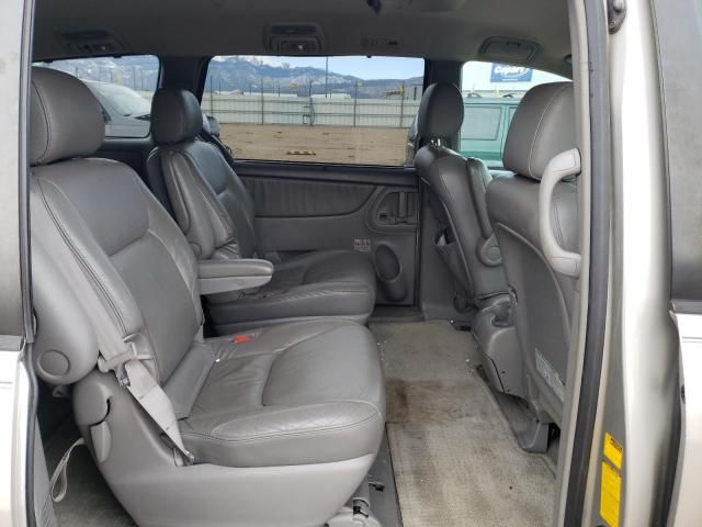 2004 Toyota Sienna XLE