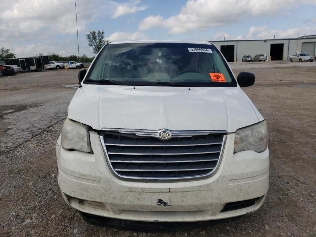 2010 Chrysler Town & Country LX