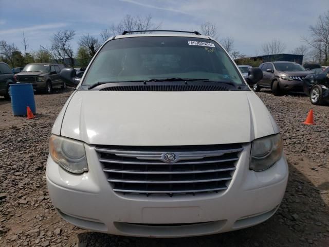 2005 Chrysler Town & Country Touring