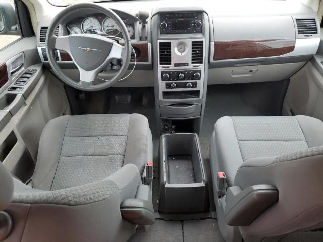 2010 Chrysler Town & Country Touring