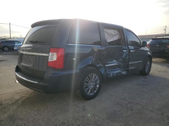 2014 Chrysler Town & Country Touring L