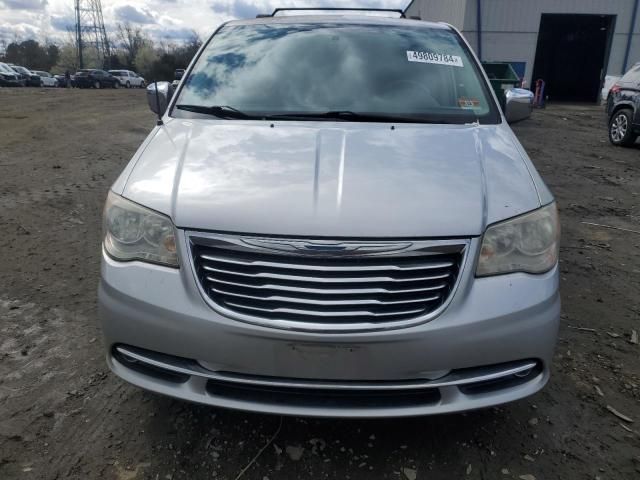 2012 Chrysler Town & Country Touring L