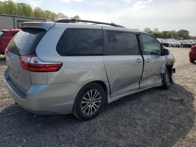 2019 Toyota Sienna XLE