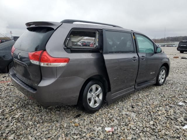 2013 Toyota Sienna LE