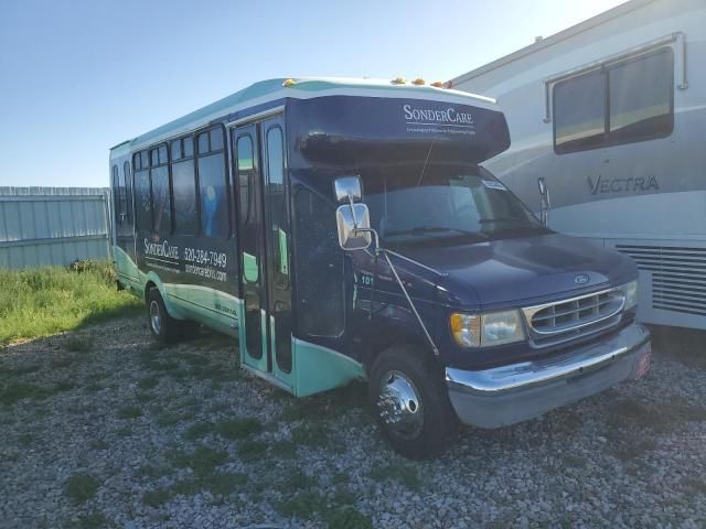 2000 Ford Econoline E450 Super Duty Cutaway Van