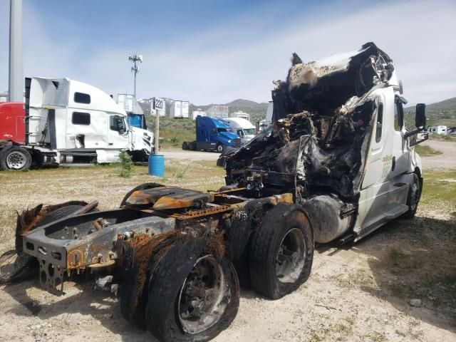 2020 Freightliner Cascadia 126