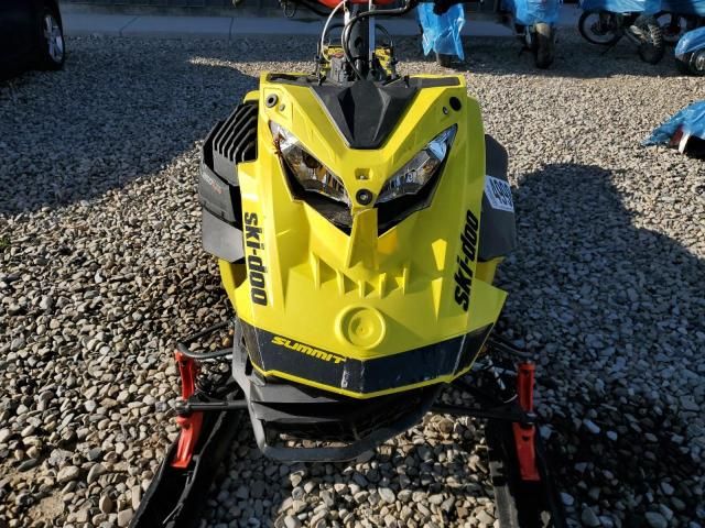 2020 Skidoo Summit X 8