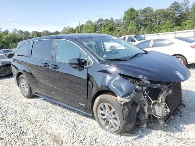 2021 Toyota Sienna LE