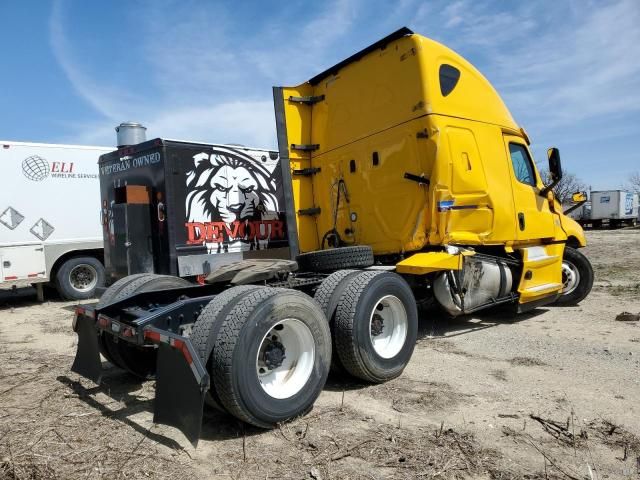 2019 Freightliner Cascadia 126