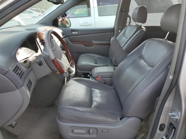 2005 Toyota Sienna XLE