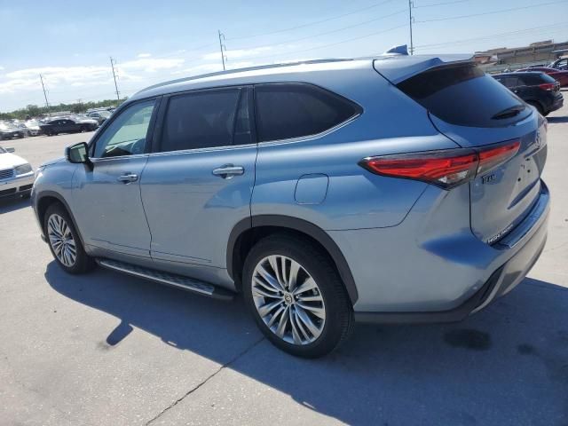 2022 Toyota Highlander Hybrid Platinum