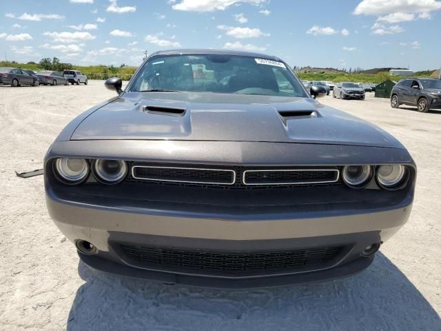 2017 Dodge Challenger SXT