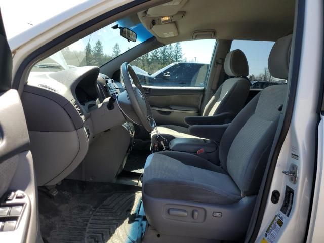 2009 Toyota Sienna CE