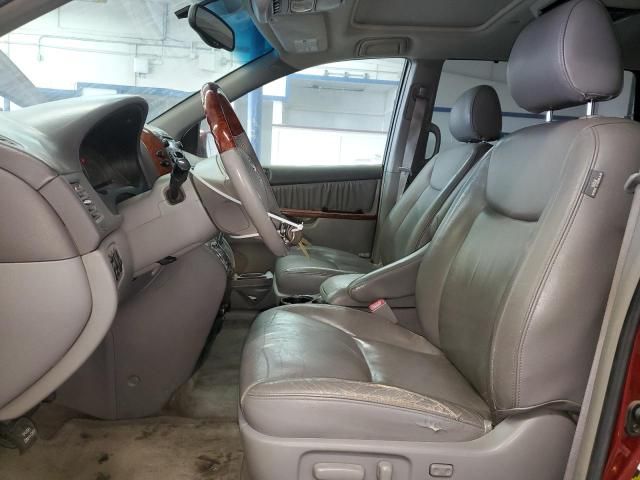 2005 Toyota Sienna XLE