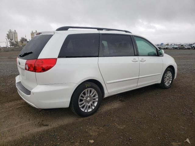 2010 Toyota Sienna XLE