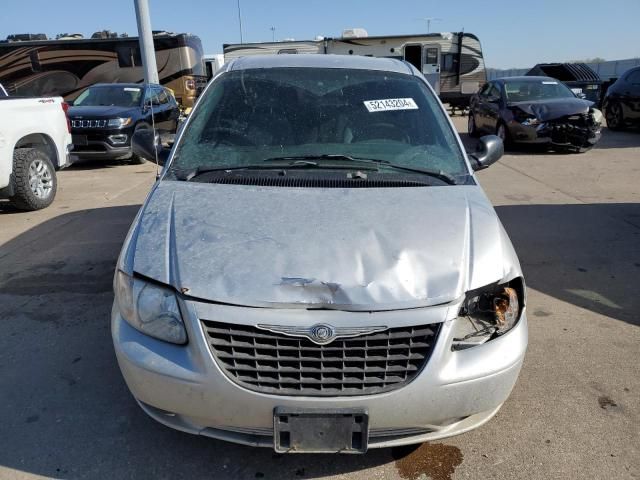 2004 Chrysler Town & Country