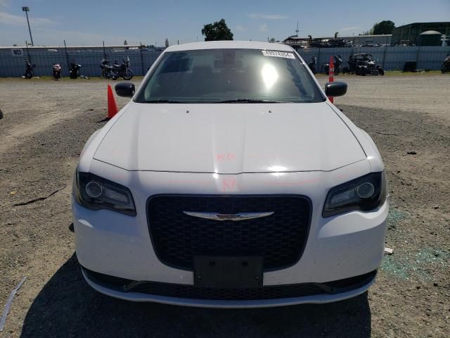 2019 Chrysler 300 Touring