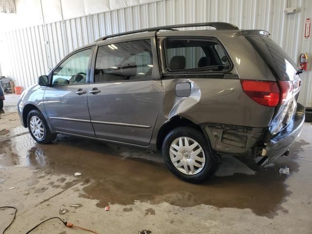 2005 Toyota Sienna CE