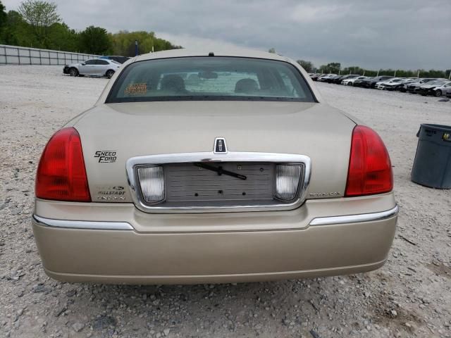 2010 Lincoln Town Car Signature Limited