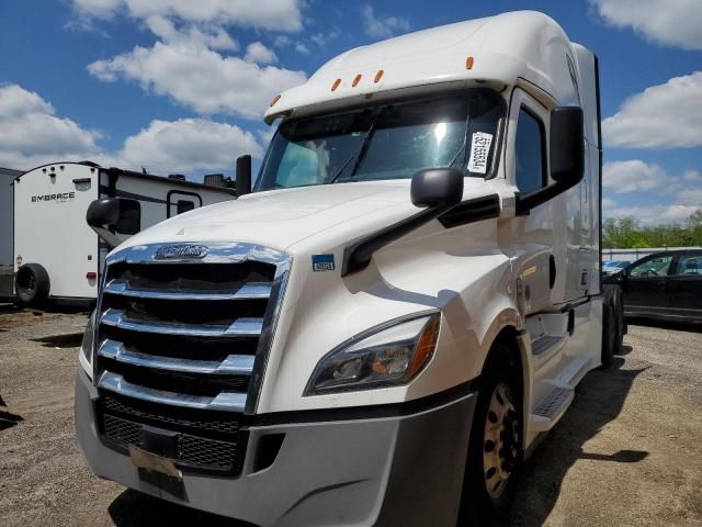 2020 Freightliner Cascadia 126