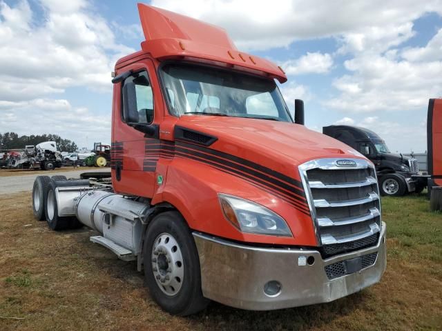 2020 Freightliner Cascadia 116