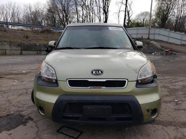 2010 KIA Soul +