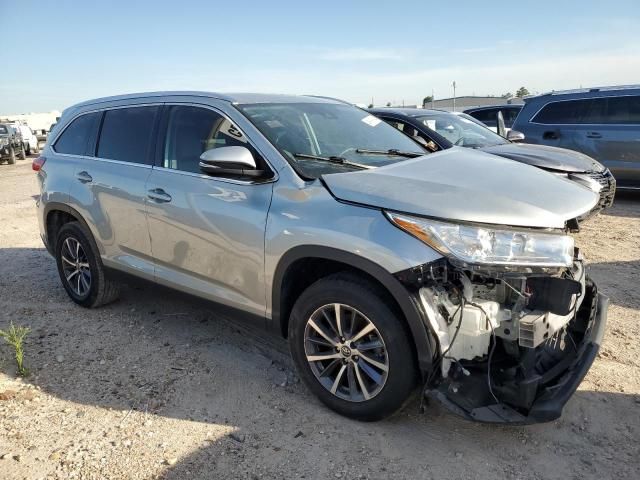 2019 Toyota Highlander SE