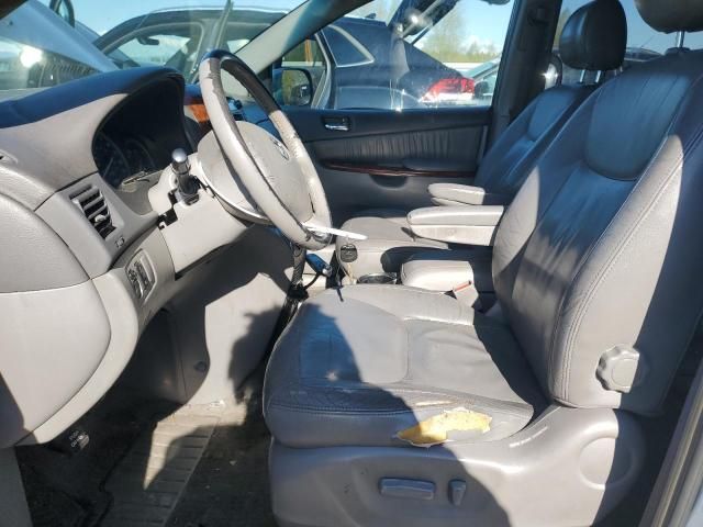 2004 Toyota Sienna XLE