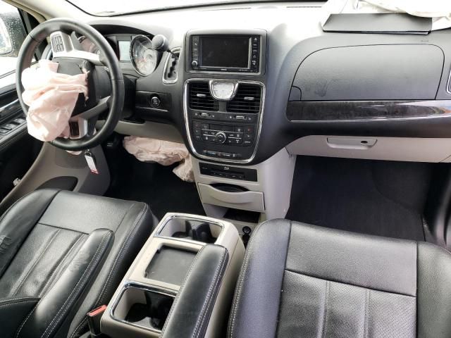 2015 Chrysler Town & Country Touring L