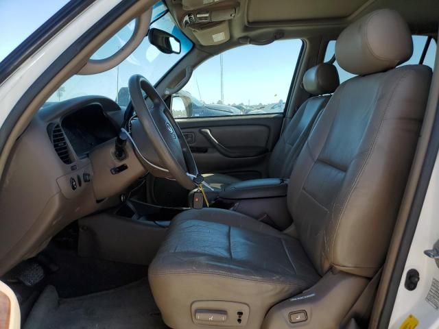 2004 Toyota Sequoia SR5