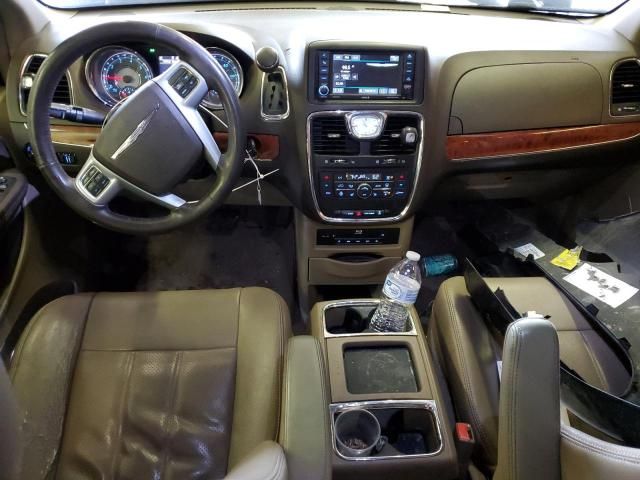 2013 Chrysler Town & Country Touring L