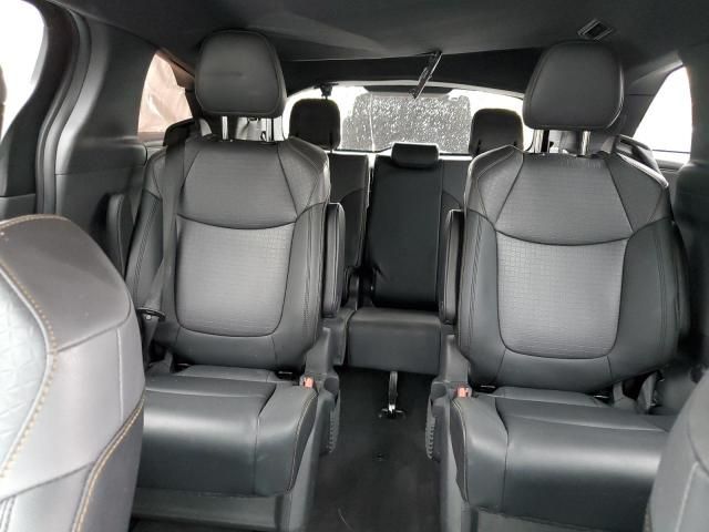 2022 Toyota Sienna XLE