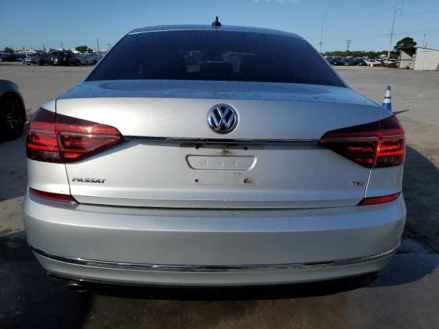 2017 Volkswagen Passat R-Line