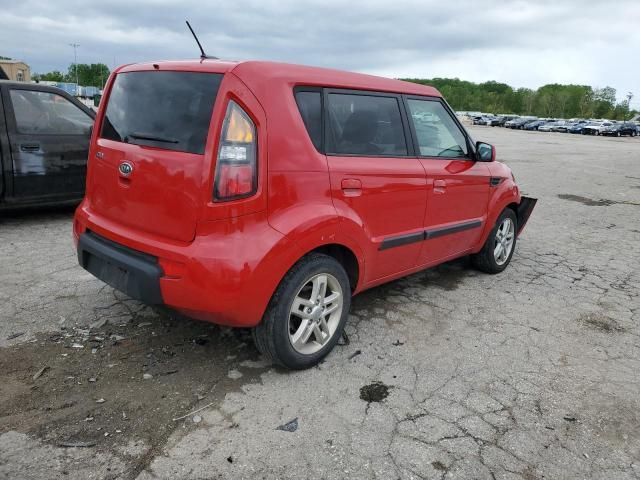 2010 KIA Soul +