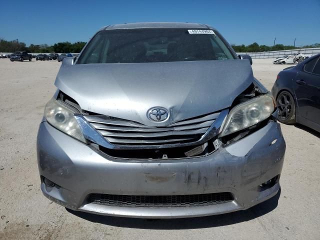 2015 Toyota Sienna LE