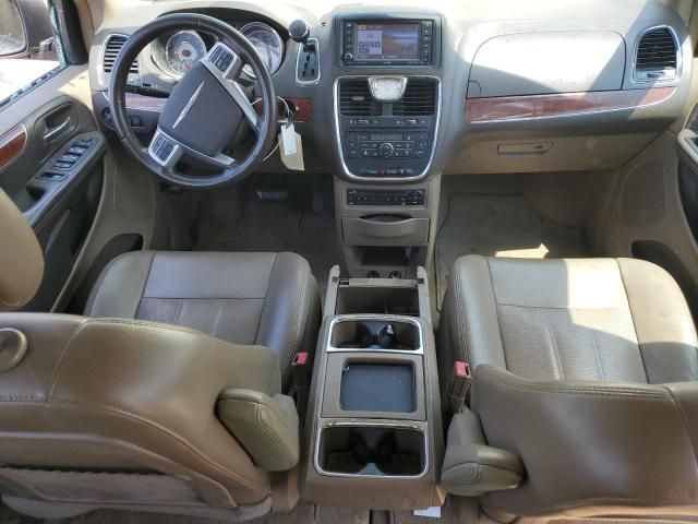 2012 Chrysler Town & Country Touring L