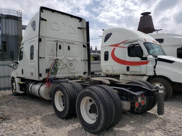 2020 Freightliner Cascadia 126