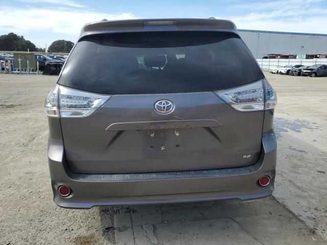 2016 Toyota Sienna SE