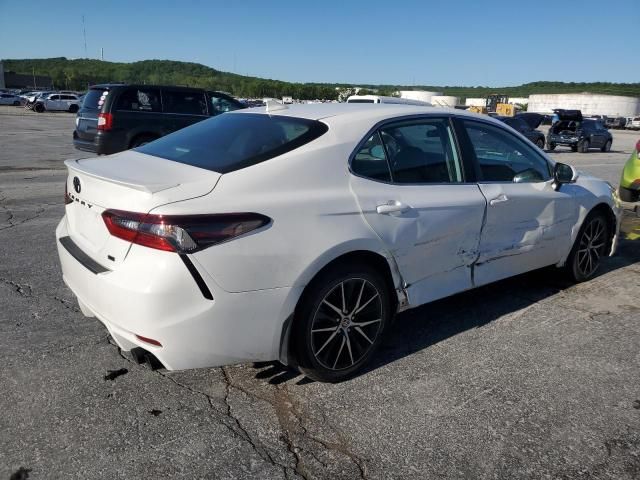 2022 Toyota Camry SE